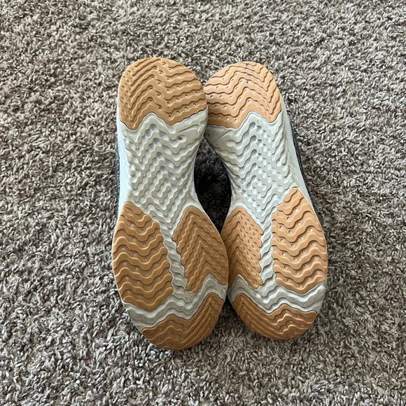 Nike React Shoes - Picture 4 of 5